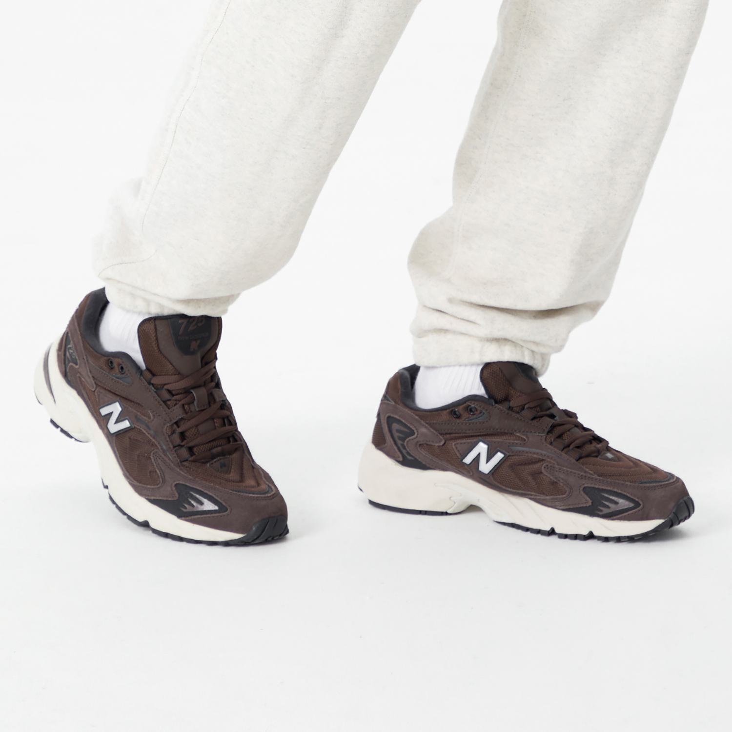 New Balance 725 'Coffee' купить в интернет-магазине Yoocart с быстрой доставкой по России.