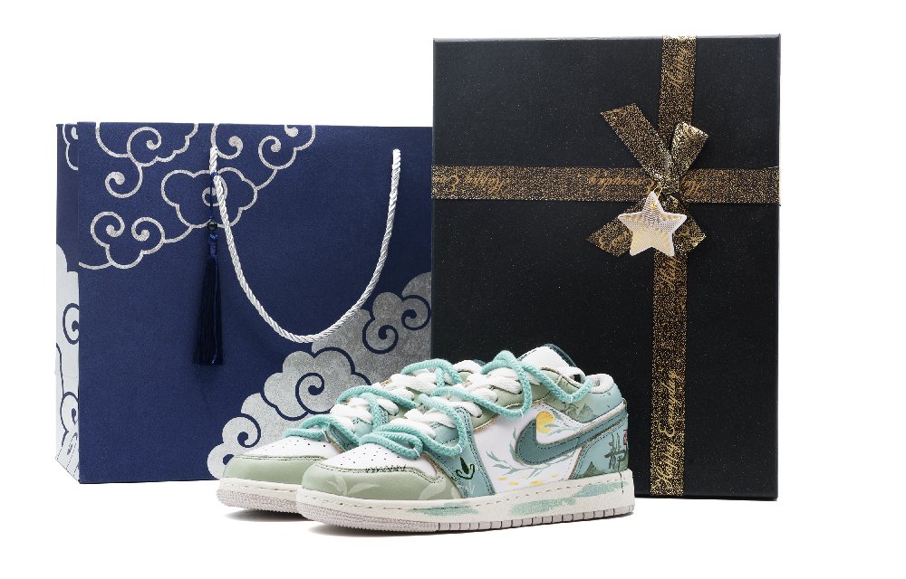 Jordan Air Jordan 1 Cushioning, Wear Resistant Low Top Vintage Basketball Shoes Unisex Light Milk Green