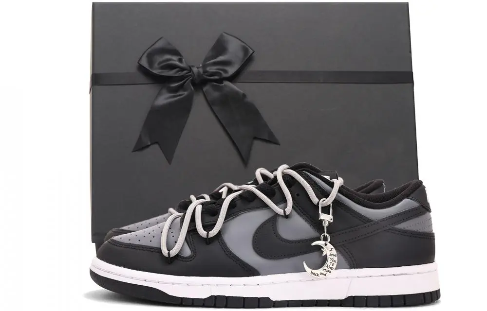 Nike Dunk Coverage Slip Resistant And Abrasion Resistant Low top Skateboard Shoes Unisex Black White