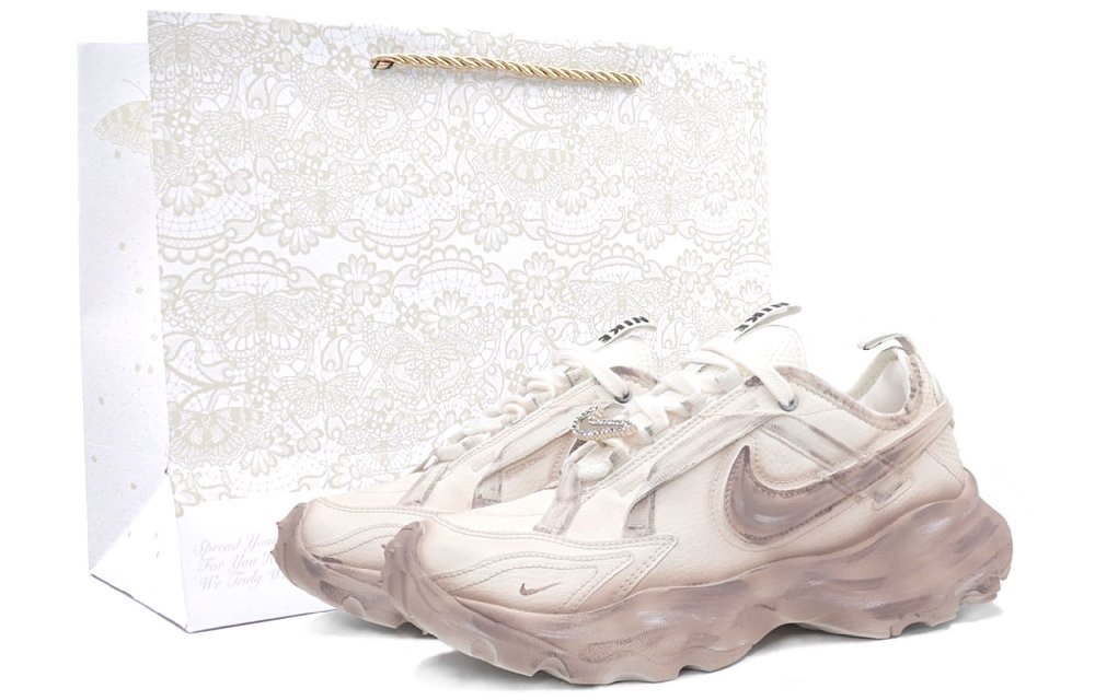 Nike TC 7900 Casual Shoes Women's Low Top Beige/Apricot