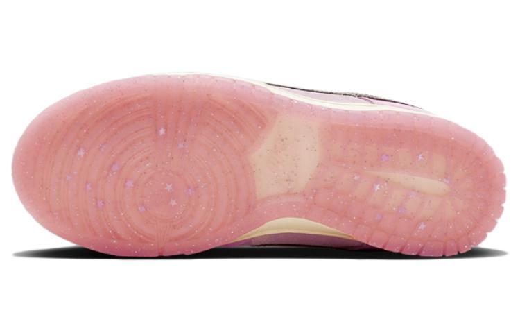 Nike Dunk Low LX Barbie Women's купить в интернет-магазине Yoocart с быстрой доставкой по России.