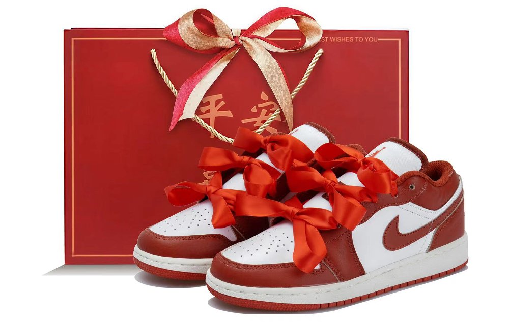 Jordan Air Jordan 1 Low Top Vintage Basketball Shoes Women's White Red