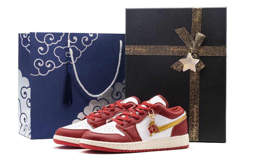 Jordan Air Jordan 1 Cushioning, Wear Resistant Low Top Vintage Basketball Shoes Unisex Red White