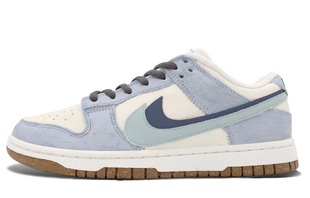 Nike Dunk SE Anti Slip Wear Resistant Low Top Skateboard Shoes Women's Blue White