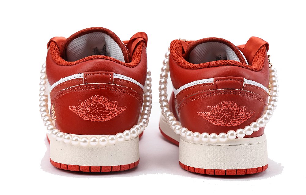 Jordan Air Jordan 1 Anti-Slip Wear-Resistant Low-Top Vintage Basketball Shoes Men's Red White