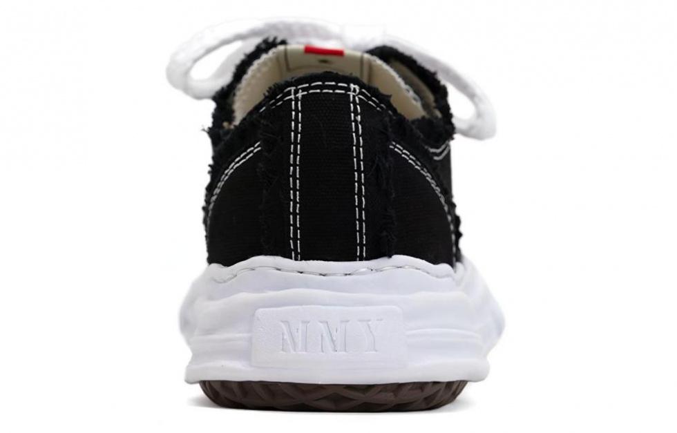 Maison MIHARA YASUHIRO Hank OG Sole Canvas Low Frayed Black купить в интернет-магазине Yoocart с быстрой доставкой по России.