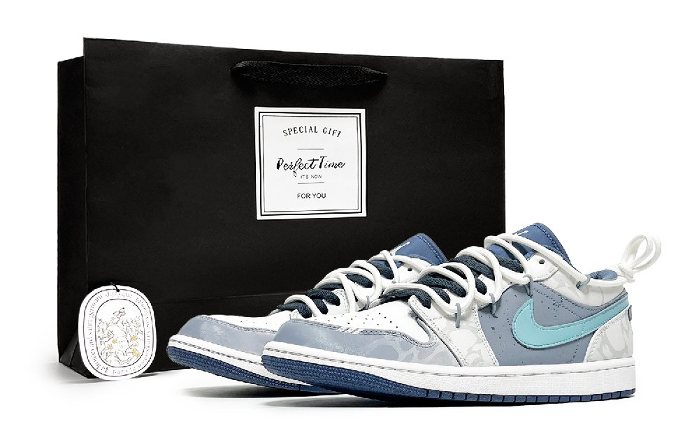 Jordan 1 Aurora Rift Abrasion Resistant Low Top Vintage Basketball Shoes Men's Light Blue