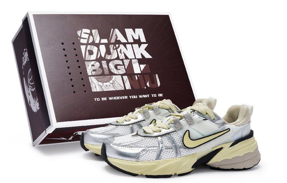 Nike V2K Run Cushioned Slip-Resistant Water-Resistant Low-Top Running Shoes Women's Silver Beige