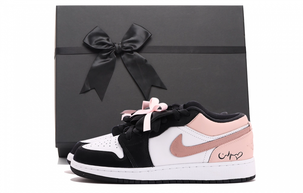 Jordan Air Jordan 1 Abrasion Resistant Coverage Low top Vintage Basketball Shoes Unisex Black Pink