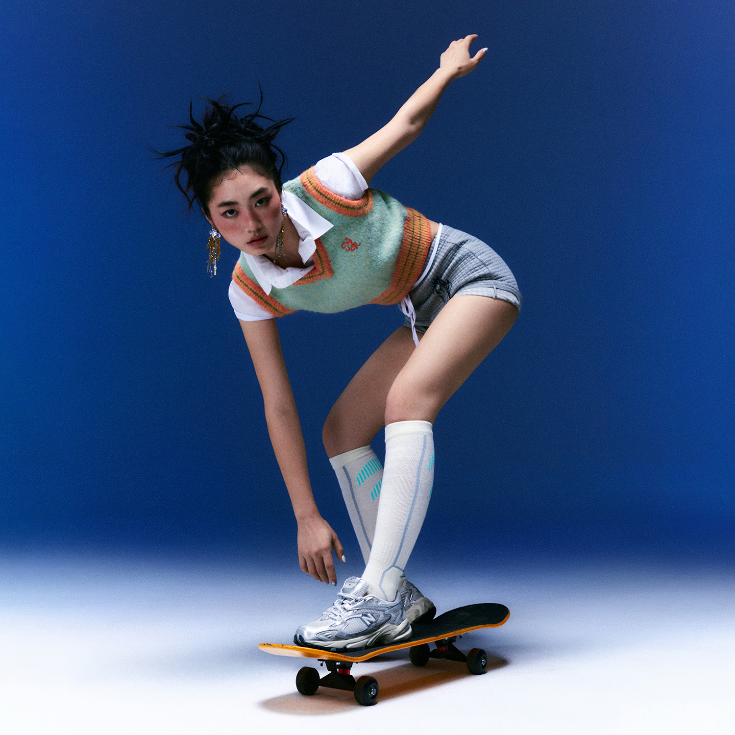 New Balance 725v1 'Rain Cloud Silver' купить в интернет-магазине Yoocart с быстрой доставкой по России.