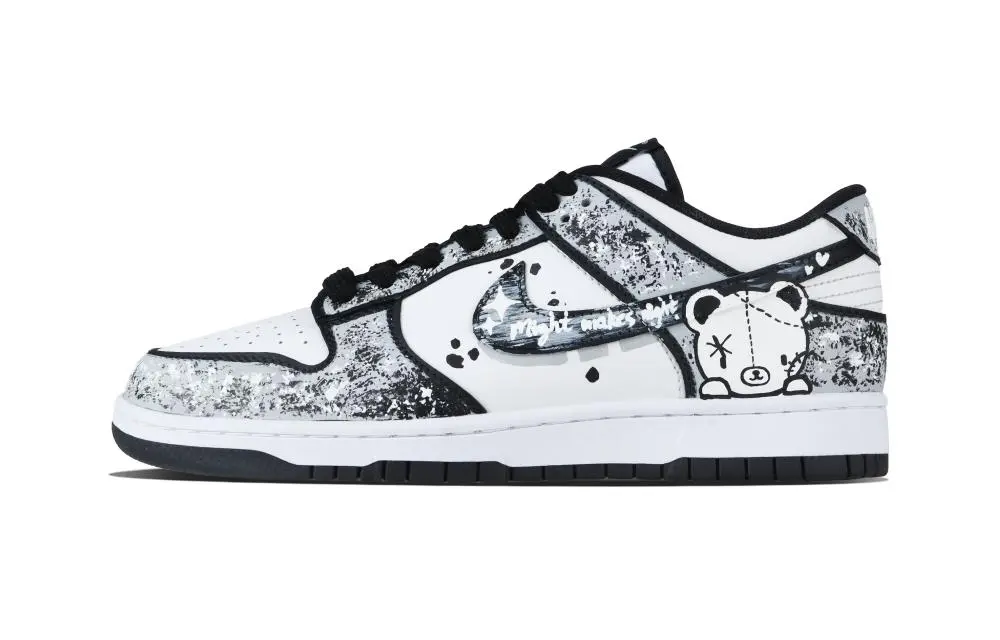 Nike Dunk Powerful Cute Boss Abrasion Resistant Low top Skateboard Shoes Unisex Black White