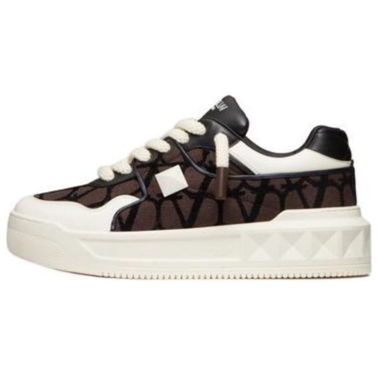 Valentino One Stud Low-Top Stylish Skateboarding Shoes Men's Umber White