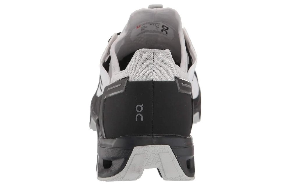 On Running Cloudventure Peak White Black