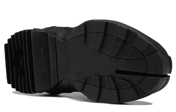 Reebok Tabi Instapump Fury Oxford Maison Margiela Black купить в интернет-магазине Yoocart с быстрой доставкой по России.