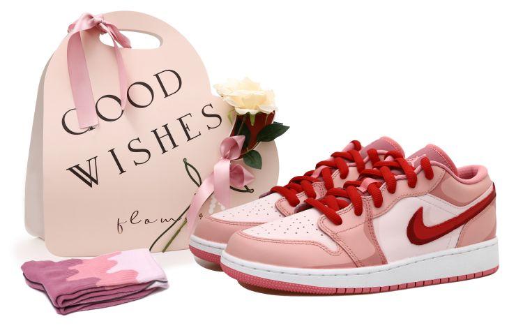 Jordan Air Jordan 1 OKHR Low Top Vintage Basketball Shoes GS White Pink
