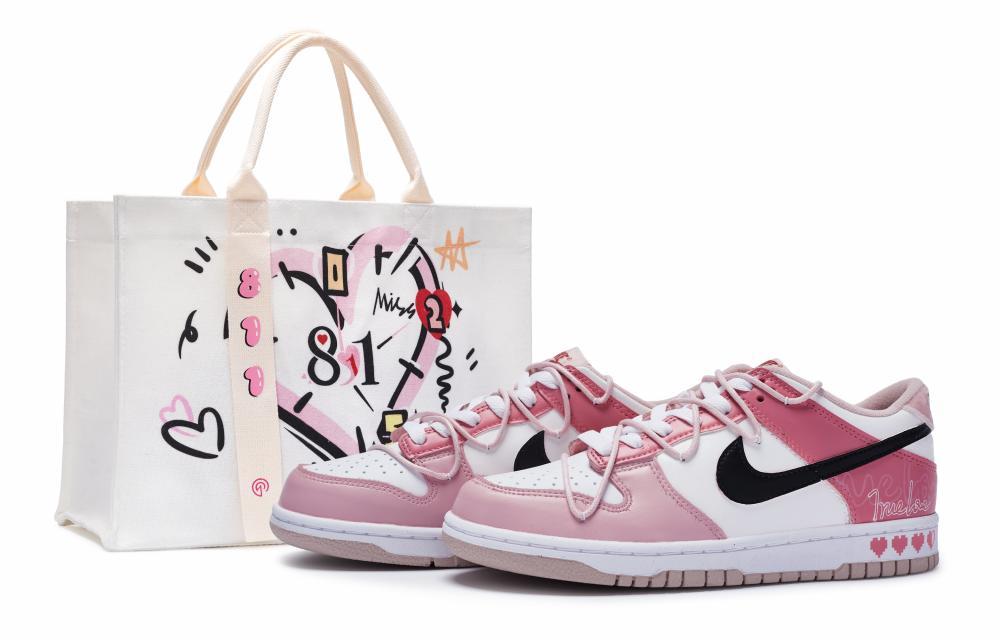 Nike Dunk Low Top Skateboard Shoes GS Pink White Black