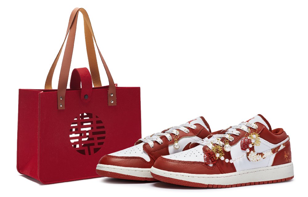Jordan Air Jordan 1 Vintage Basketball Shoes Men Low Top Gold