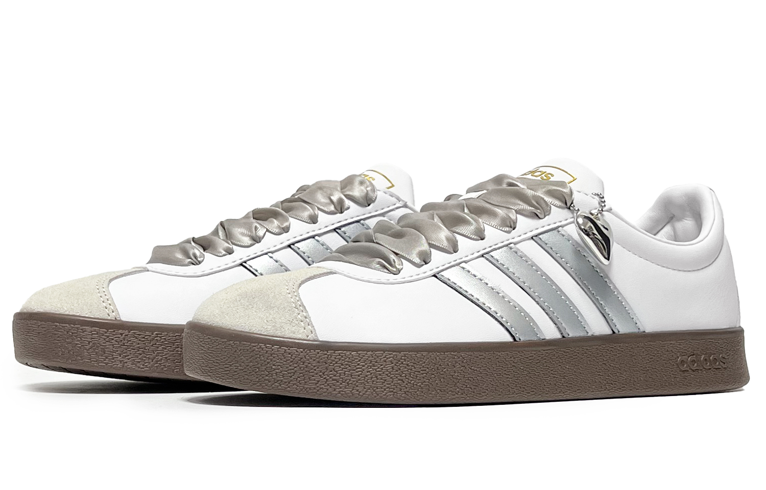 Adidas Neo VL Court 2.0 Silver Satin Abrasion Resistant Low Top Skateboard Shoes Unisex White Silver купить в интернет-магазине Yoocart с быстрой доставкой по России.