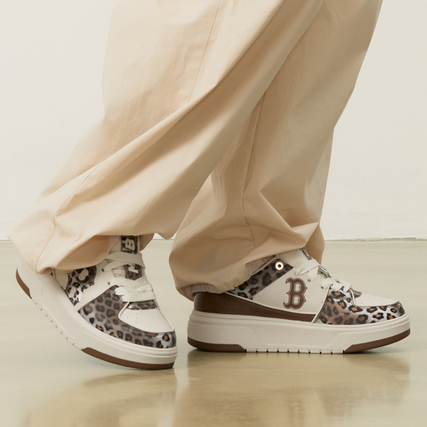 MLB Chunky Liner Anti-Slip Wear-Resistant Low-Top Skateboard Shoes Unisex White Brown