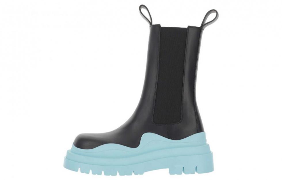 Bottega Veneta Tire Chelsea Crew Chelsea Boots Women's Black Blue
