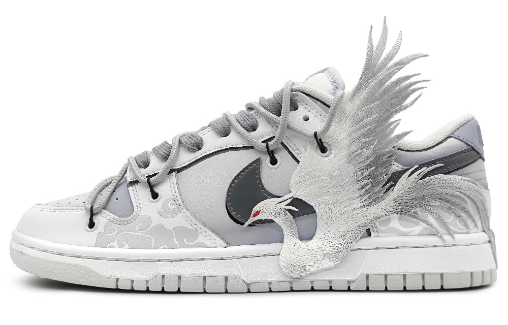 Nike Dunk Low-Top Skateboard Shoes Men's Gray White