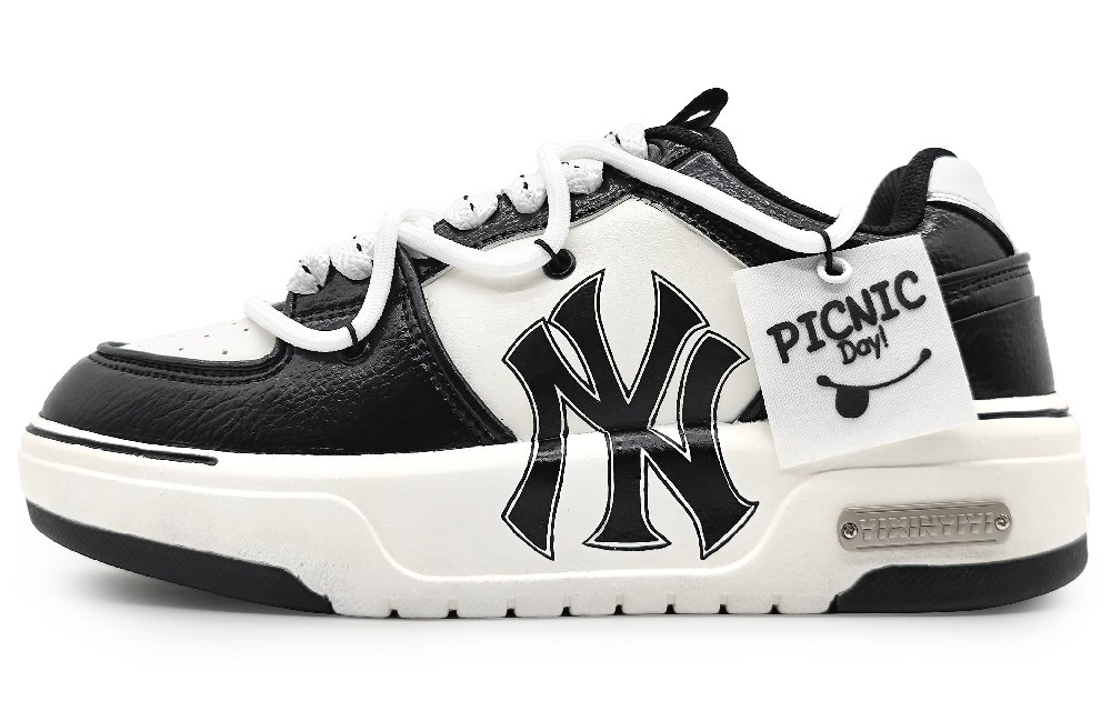 MLB Chunky Liner Wear Resistant Height Increasing Low Top Skateboard Shoes Unisex Black White