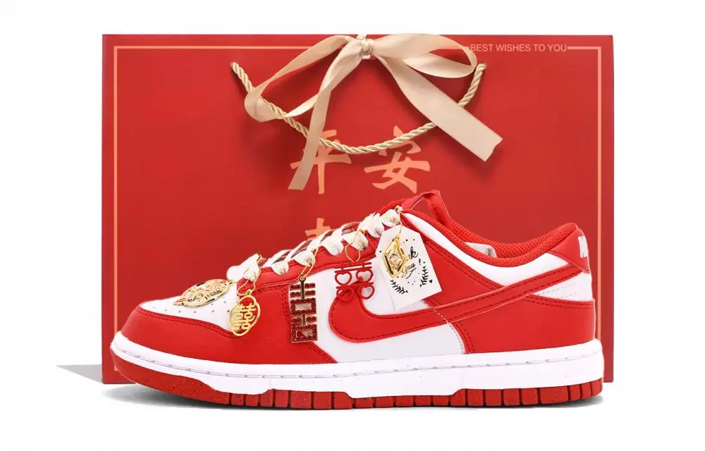 Nike Dunk Coverage Abrasion Resistant Low top Skateboard Shoes Unisex Red White