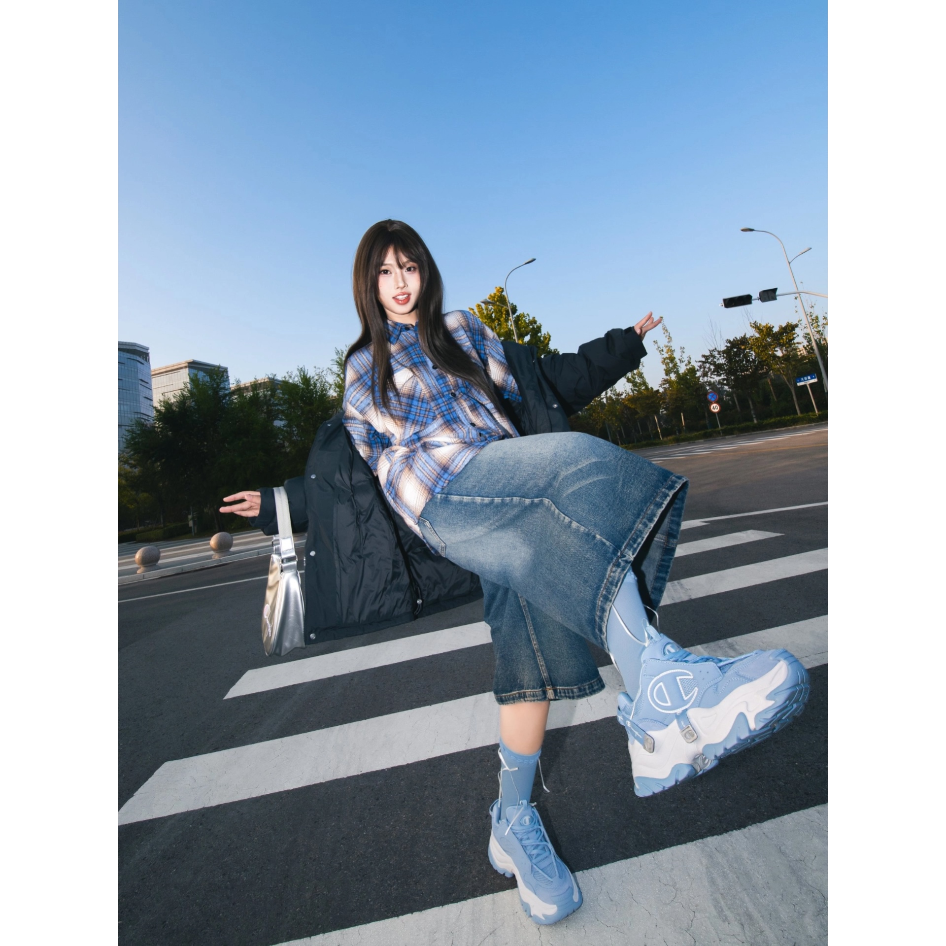 Champion Champ XXL Aurora Height Increasing Low Top Chunky Sneakers Unisex Peak Blue/Champion White купить в интернет-магазине Yoocart с быстрой доставкой по России.