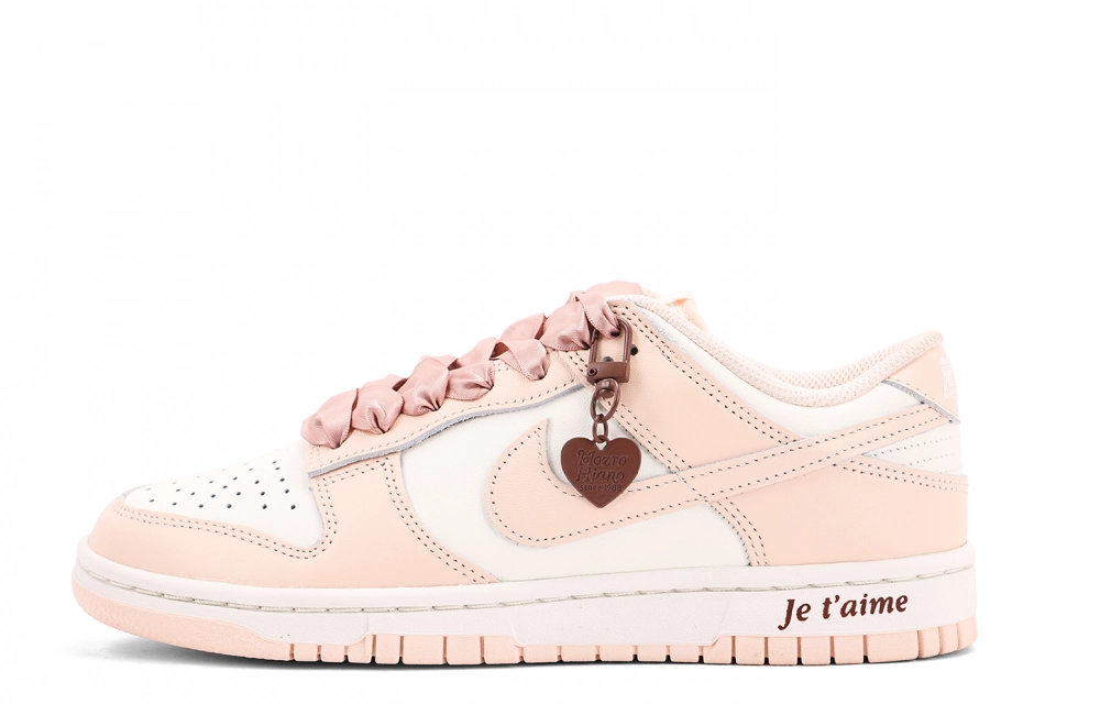 Nike Dunk Wrapping, Wear Resistant And Non Slip Low top Skateboard Shoes Women's White Pink