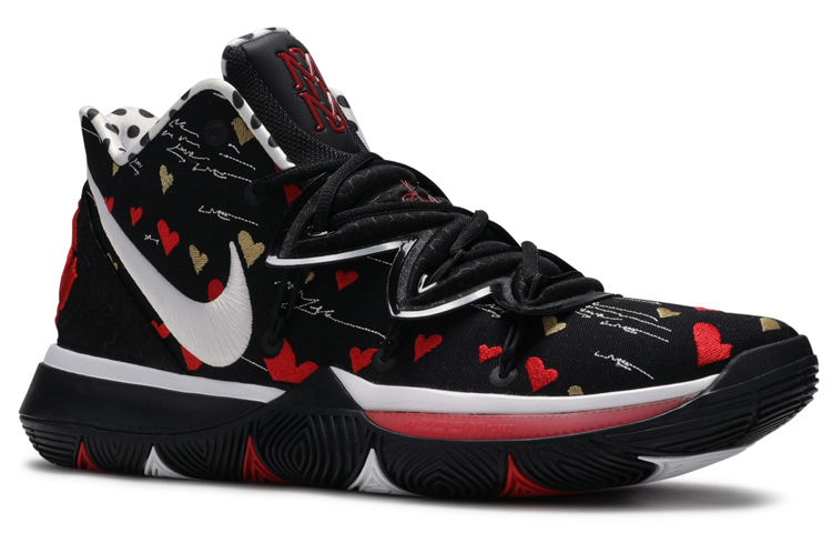 Nike Kyrie 5 Sneaker Room Mom Black купить в интернет-магазине Yoocart с быстрой доставкой по России.