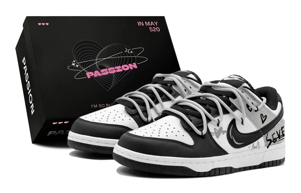 Nike Dunk Skateboard Shoes Women's Low top Gray