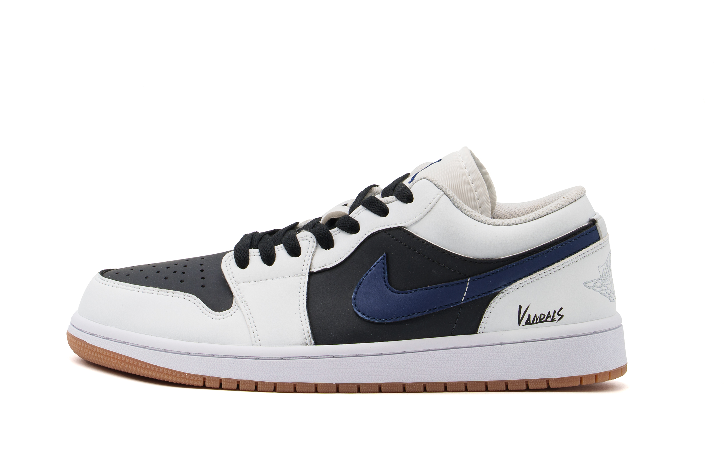 Jordan Air Jordan 1 Abrasion Resistant Low top Vintage Basketball Shoes Unisex Black White