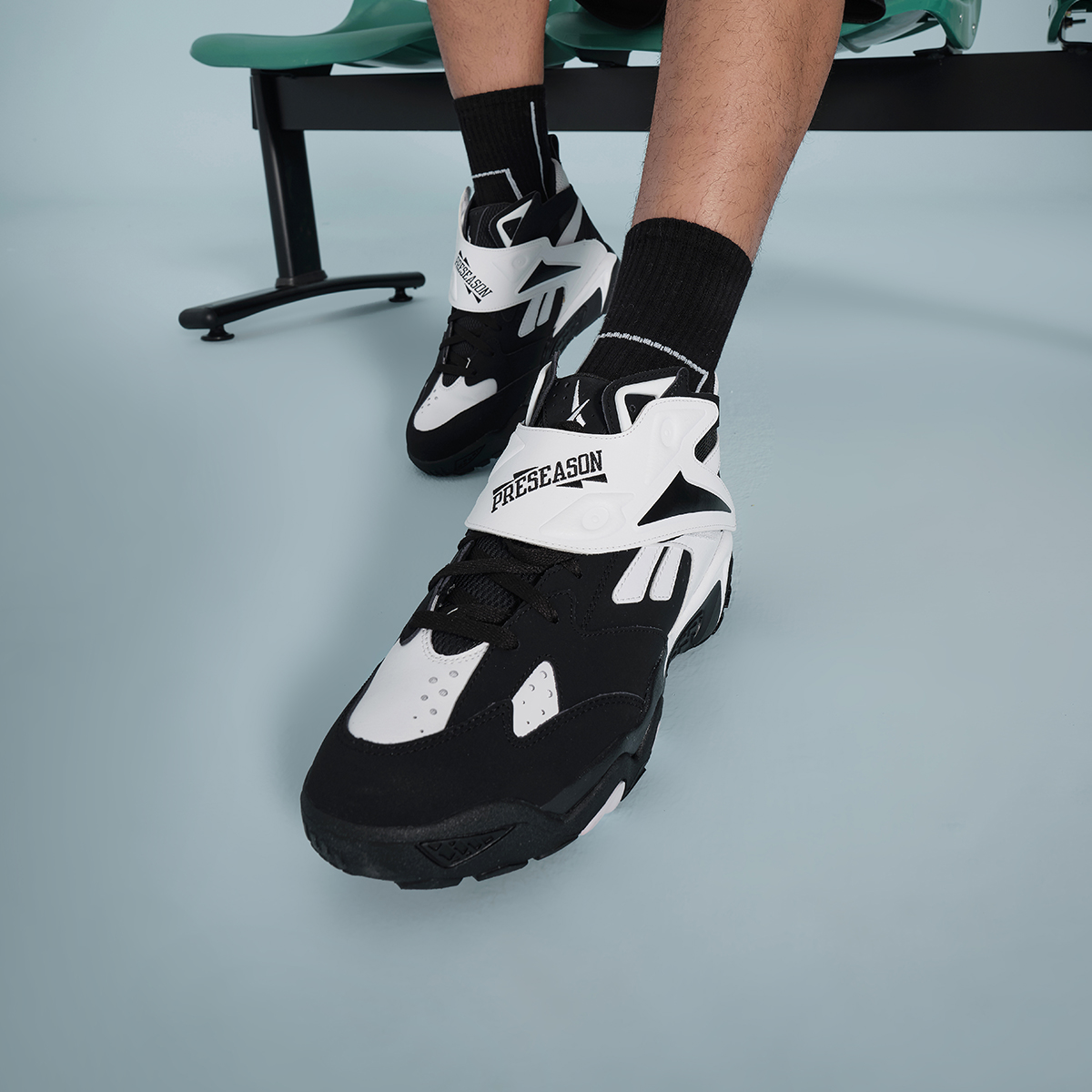 Reebok Preseason 94 Mid Black White