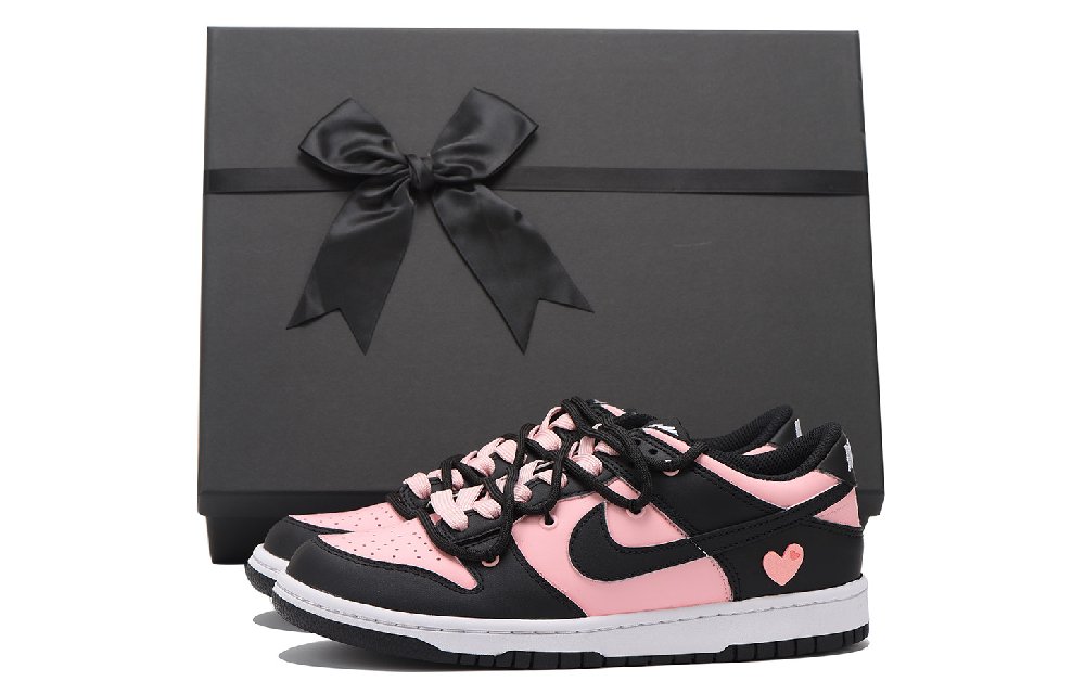 Nike Dunk Low Chestnut Coverage Slip-Resistant Impact Resistance Wear-Resistant Low-Top Skateboard Shoes GS Black Pink
