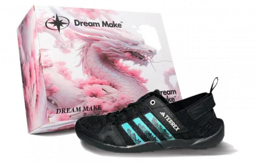 Adidas Terrex Daroga Durable Breathable Low-Top Hiking Shoes Unisex Black Fashion Versatile