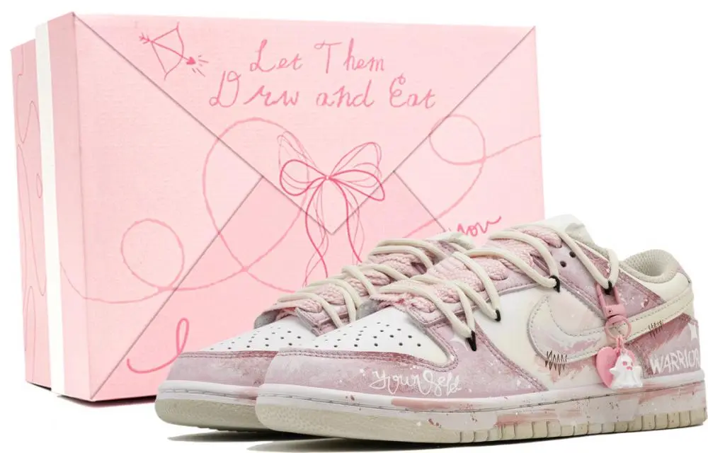 Nike Dunk Cute And Footprint Innovation Abrasion Resistant Low top Skateboard Shoes Unisex Pink