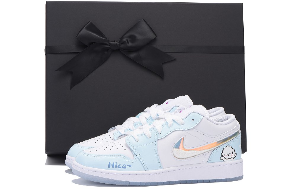 Jordan Air Jordan 1 Chestnut Anti-Slip And Wear-Resistant Coverage Low-Top Vintage Basketball Shoes Women's White Blue
