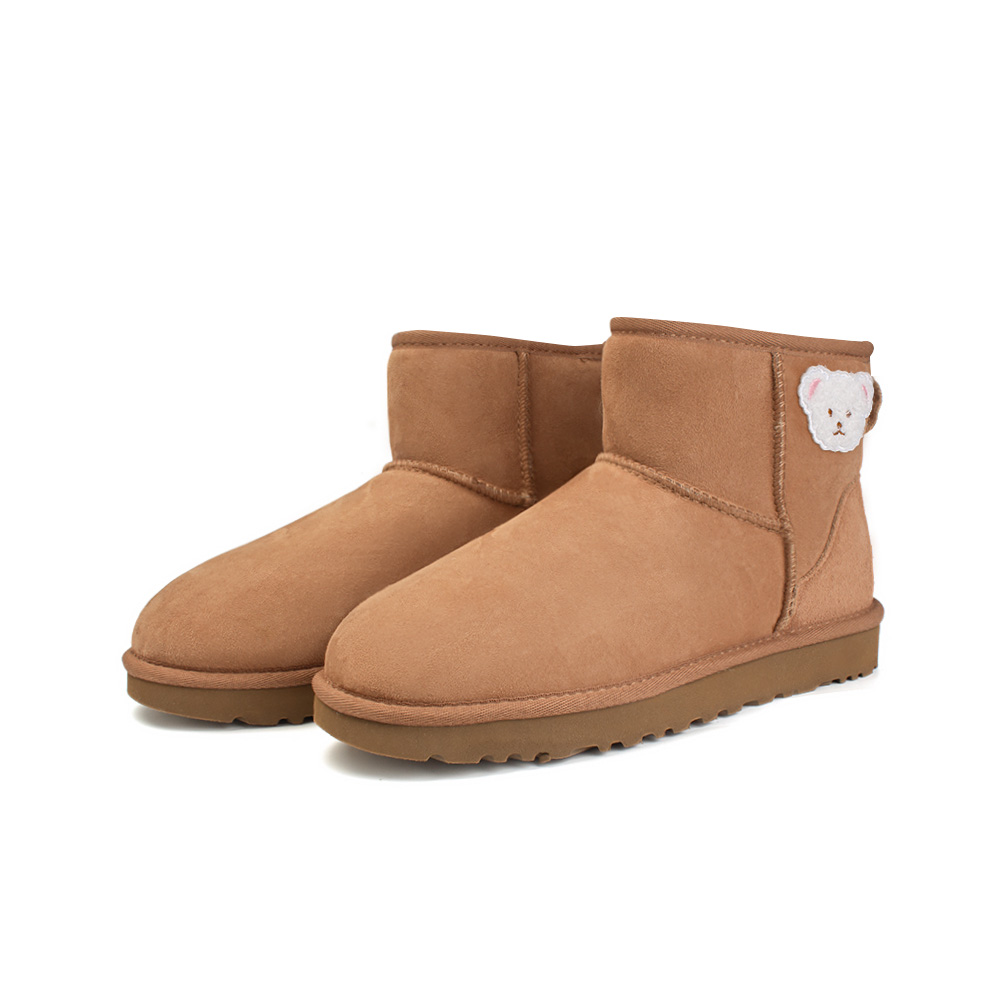 UGG Cedar Love, Amber Thermal Abrasion Resistant Short Snow Boots Women's Caramel
