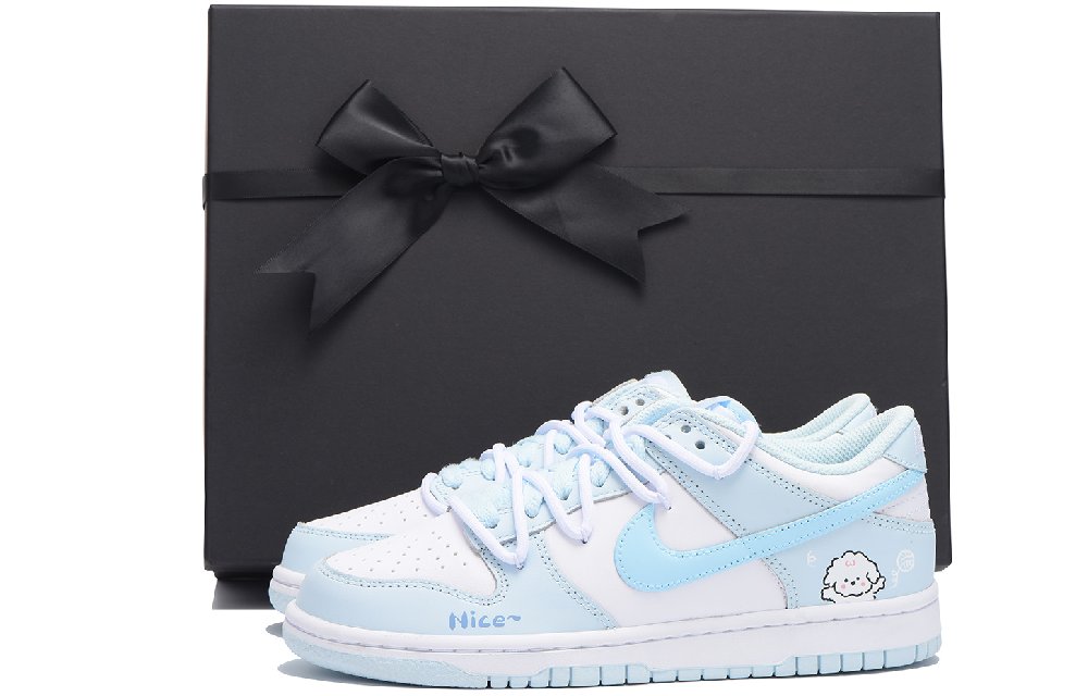 Nike Dunk Skateboard Shoes Women's Low-Top White Blue