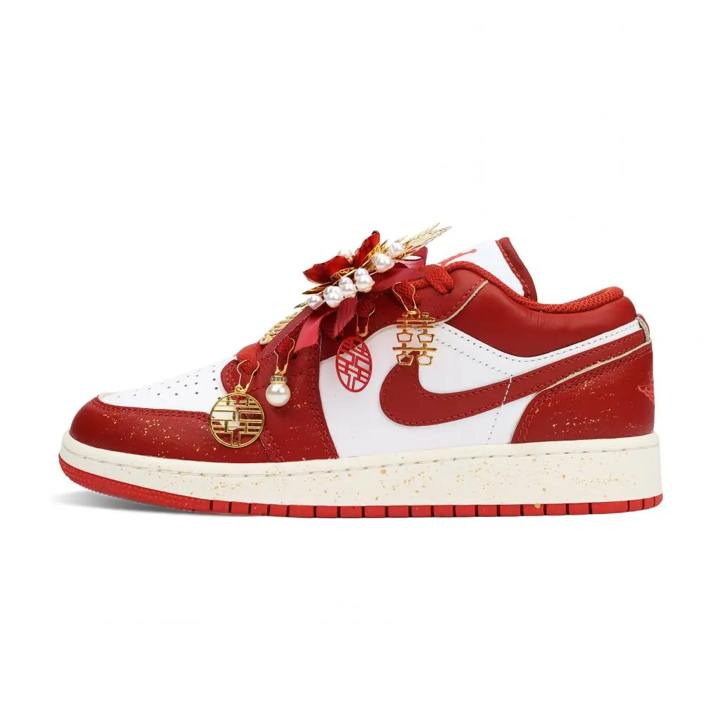 Jordan Air Jordan 1 Gilded Ages Cushioning, Wear Resistant Low top Vintage Basketball Shoes Women's Red