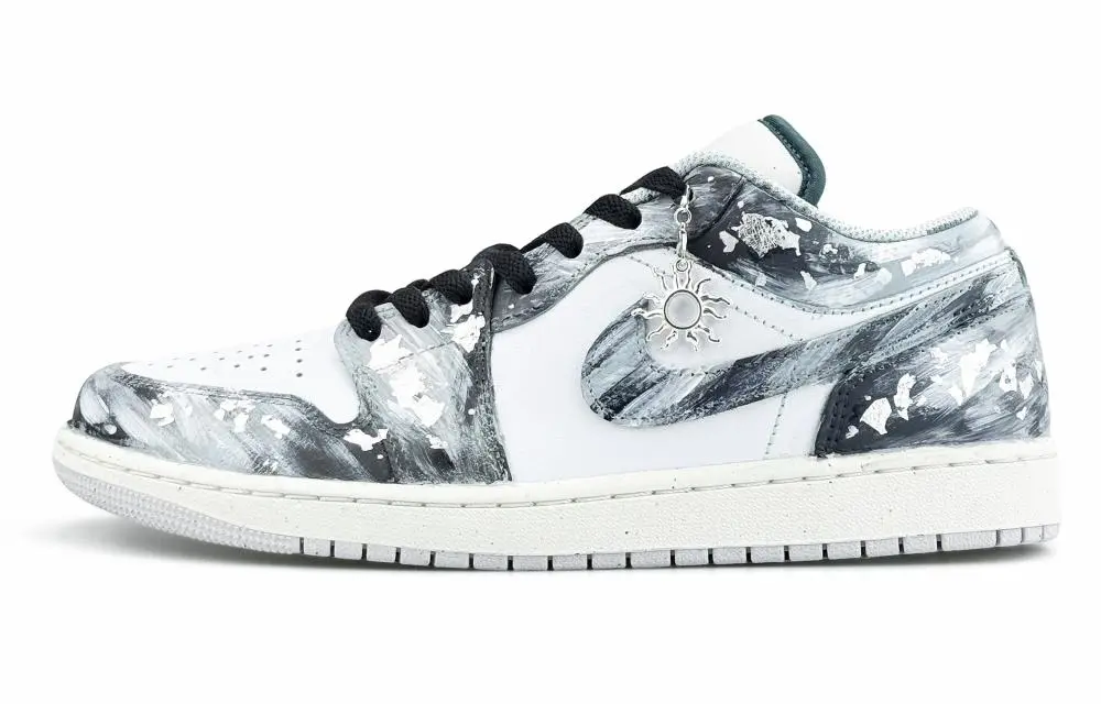 Jordan Air Jordan 1 Abrasion Resistant Low top Vintage Basketball Shoes Men's Black White Gray