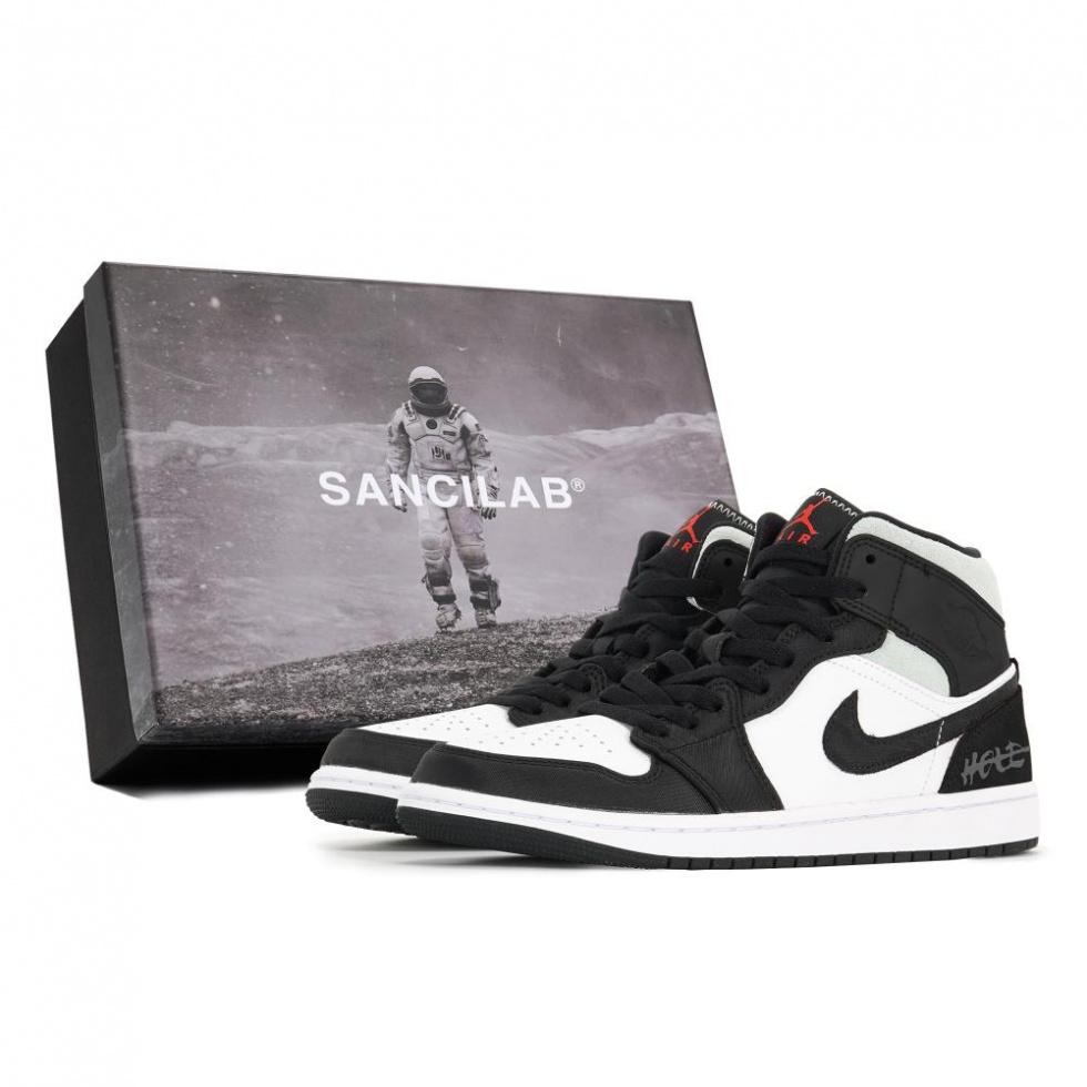 Jordan Air Jordan 1 Slip-Resistant Mid-Top Vintage Basketball Shoes Men Black White