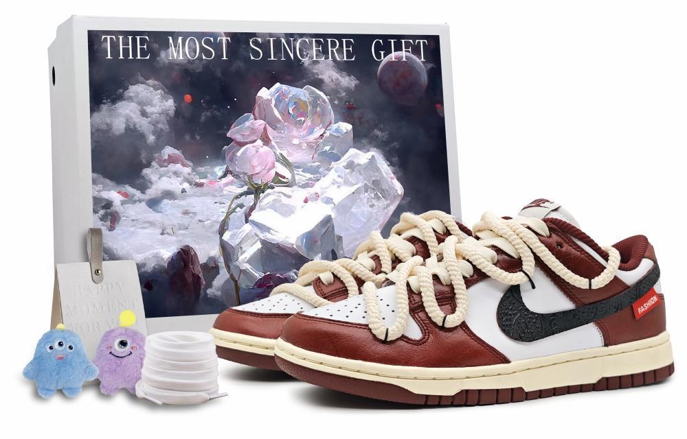 Nike Dunk Anti-Slip And Wear-Resistant Lightweight Low-Top Skateboard Shoes Women's Burgundy
