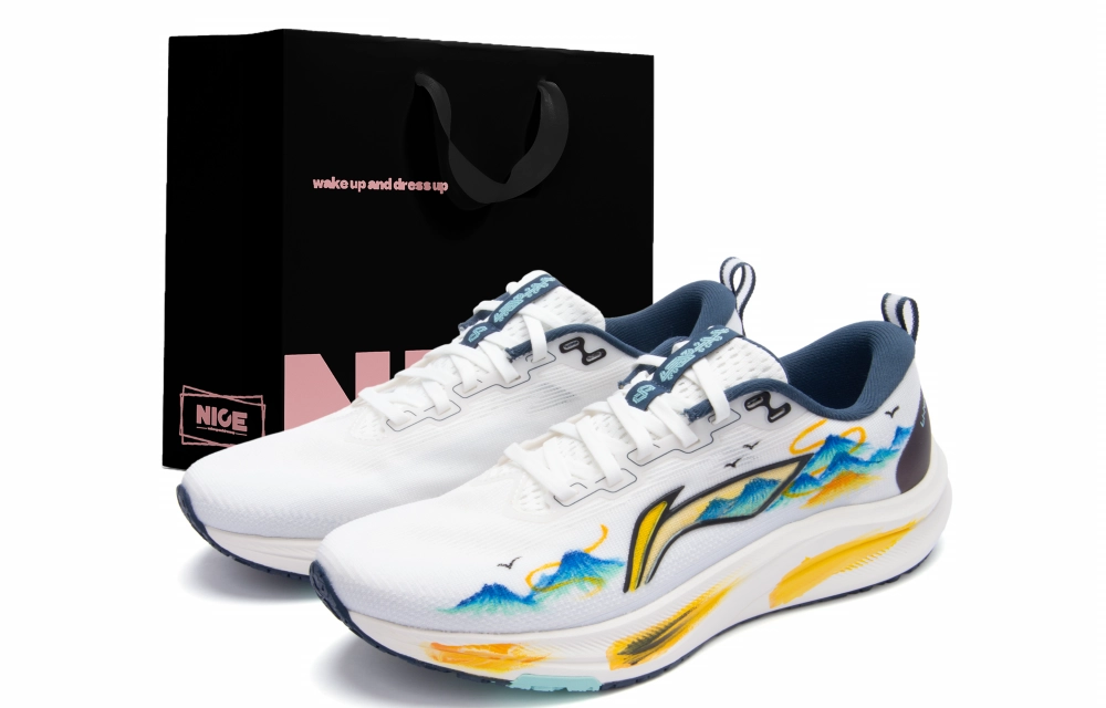 LINING Red Hare 8 Running Shoes Men's Low top White Gold