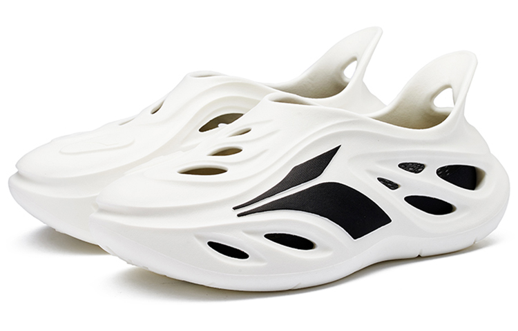 361° Whale Clogs Unisex White Black купить в интернет-магазине Yoocart с быстрой доставкой по России.