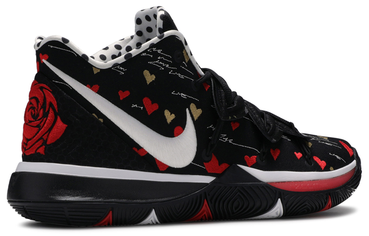 Nike Kyrie 5 Sneaker Room Mom Black купить в интернет-магазине Yoocart с быстрой доставкой по России.