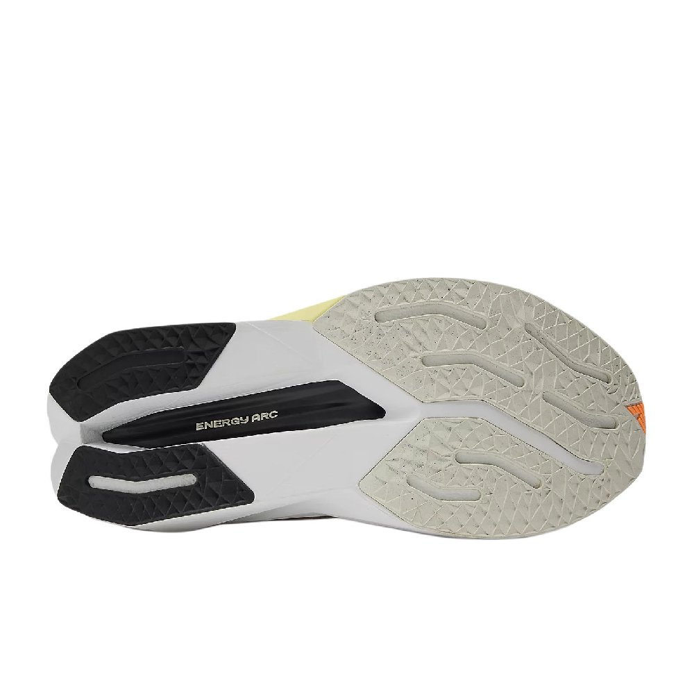 New Balance FuelCell SuperComp Trainer V3 Angora Hot Mango