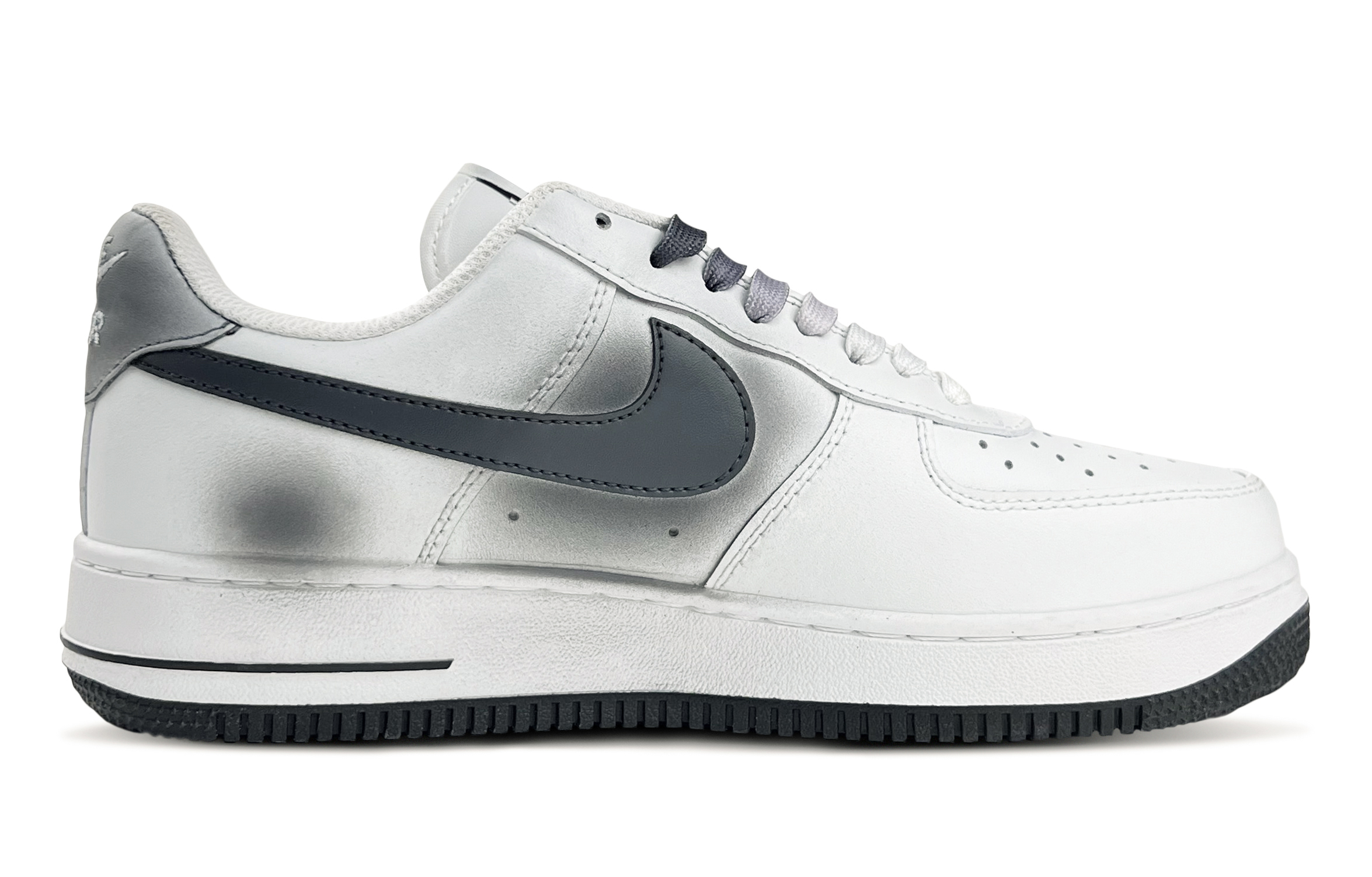 Nike Air Force 1 Below The Palm Wear resistant And Lightweight Low Top Skateboard Shoes Unisex White Black