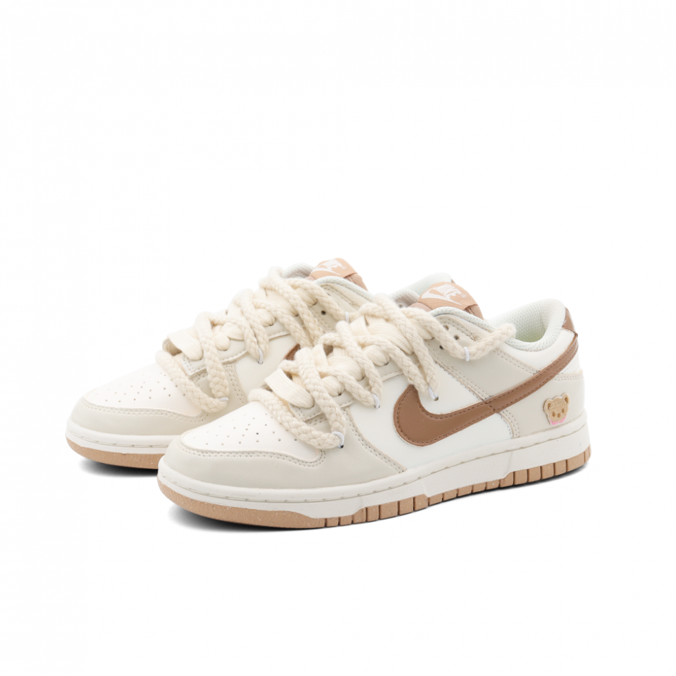 Nike Dunk Squishy Plush Toy Low Top Skateboard Shoes Women's Brown Beige купить в интернет-магазине Yoocart с быстрой доставкой по России.