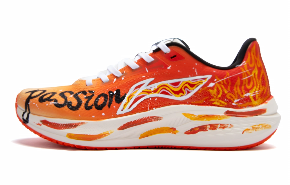 LINING Red Hare 7 Running Shoes Men's Low top Orange